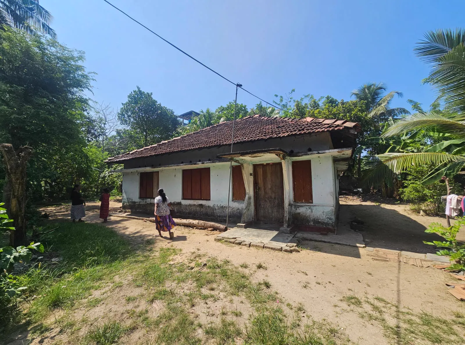Abandoned house in Sri Lanka before its transformation into Kickin’ Surf Lodge